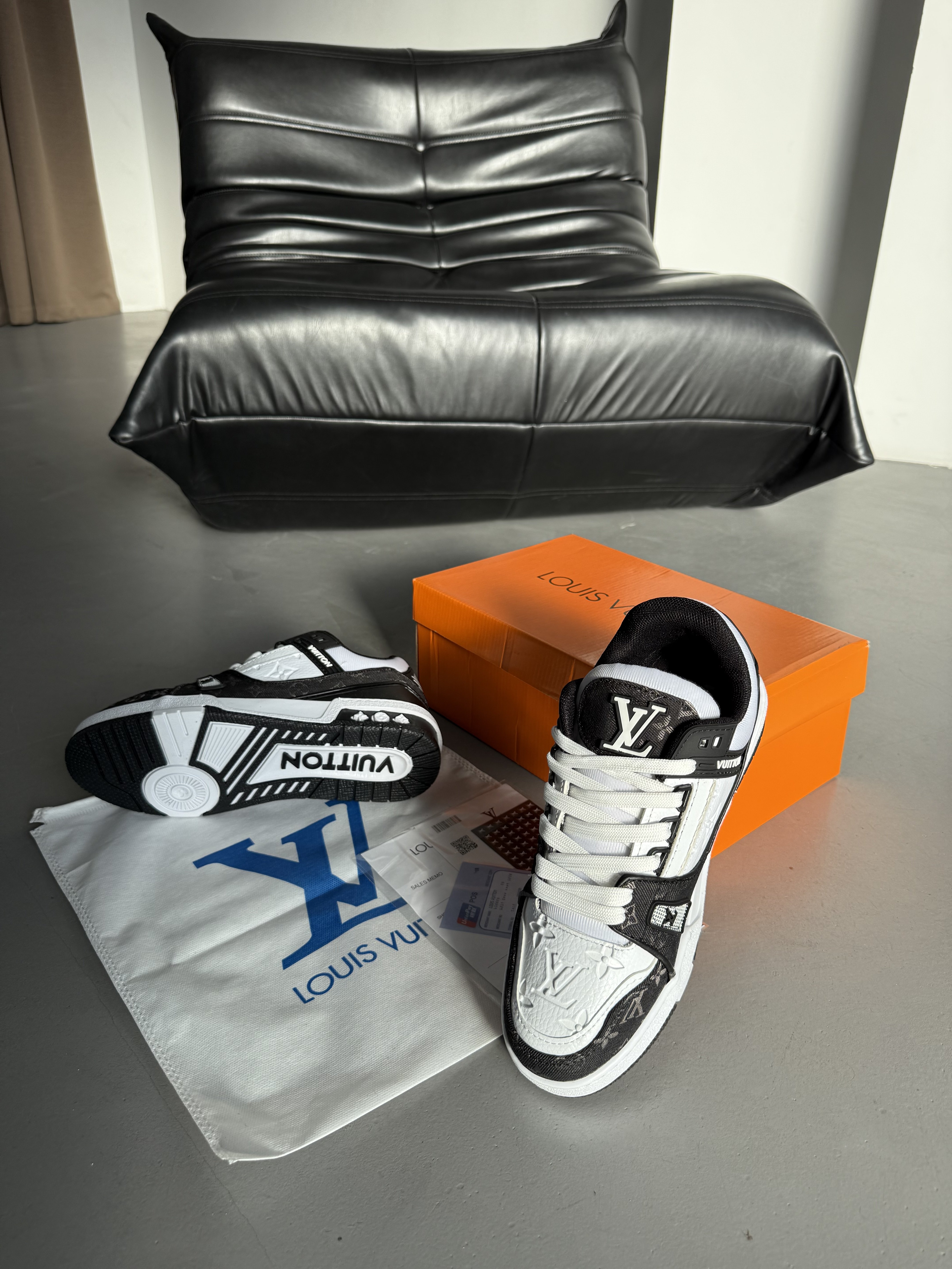 Siyah Louıs Vuitton